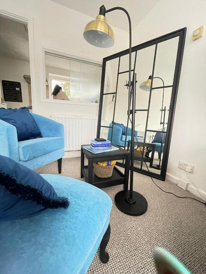 Lovely 1 Bed Home Near Hospital, With Parking & Garden Work Contractor Leisure, Sapphire Cambridge Zewnętrze zdjęcie
