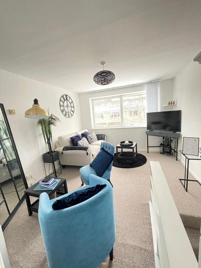 Lovely 1 Bed Home Near Hospital, With Parking & Garden Work Contractor Leisure, Sapphire Cambridge Zewnętrze zdjęcie