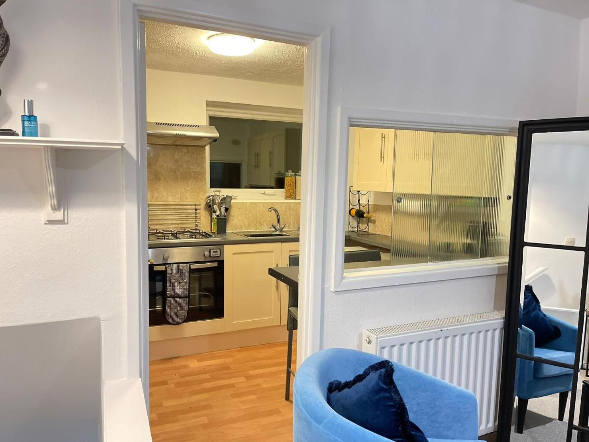 Lovely 1 Bed Home Near Hospital, With Parking & Garden Work Contractor Leisure, Sapphire Cambridge Zewnętrze zdjęcie